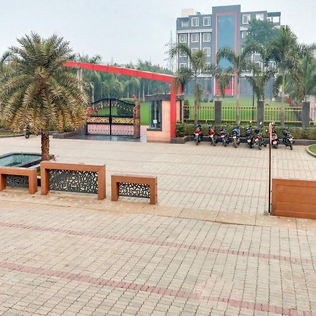 Hotel Super Townhouse Jashn Chinhat Exterior foto