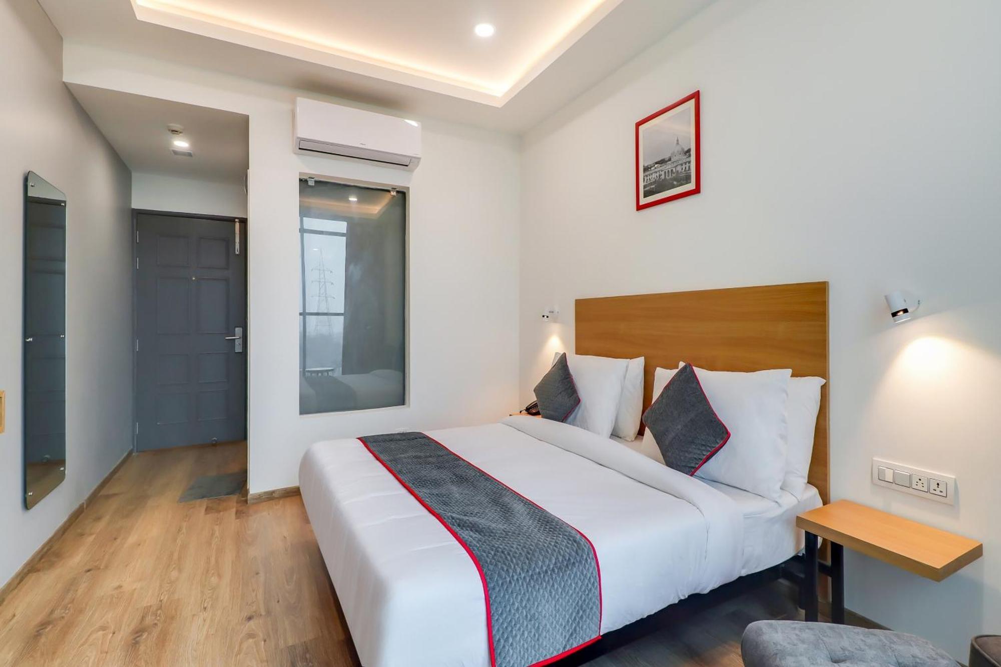 Hotel Super Townhouse Jashn Chinhat Exterior foto