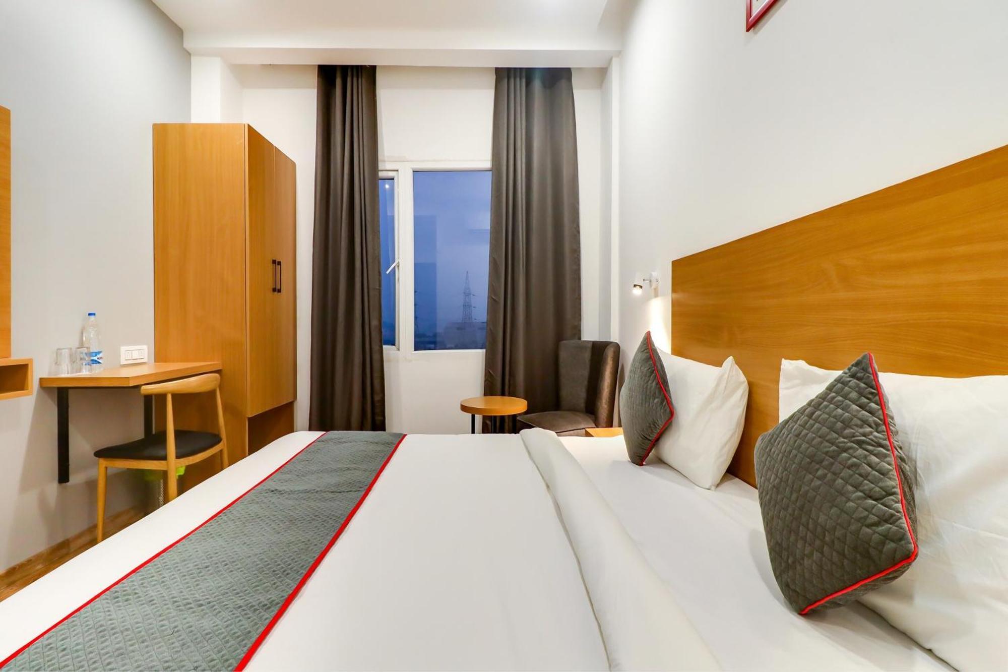 Hotel Super Townhouse Jashn Chinhat Exterior foto